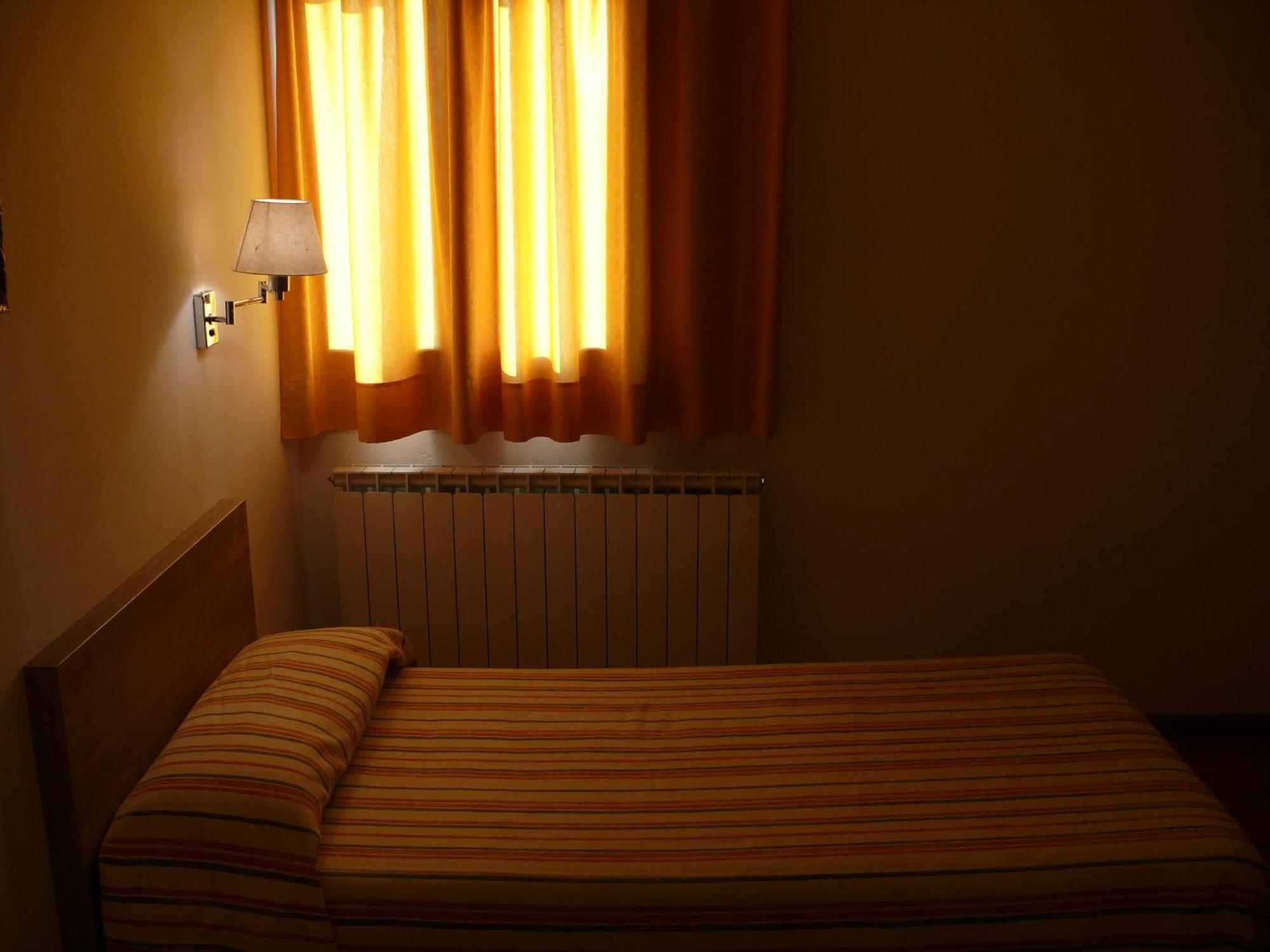 Hostal Muntanya Artesa de Segre Exterior photo