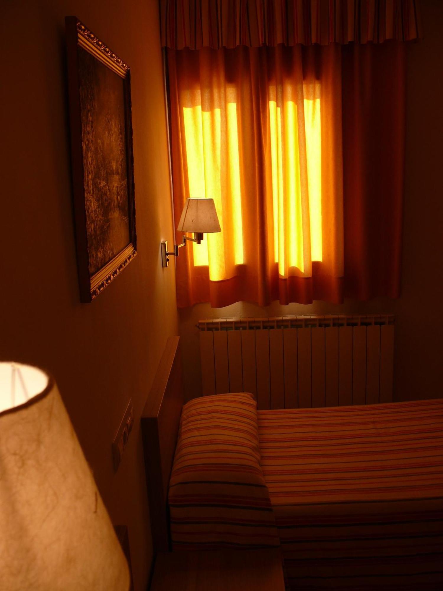 Hostal Muntanya Artesa de Segre Exterior photo