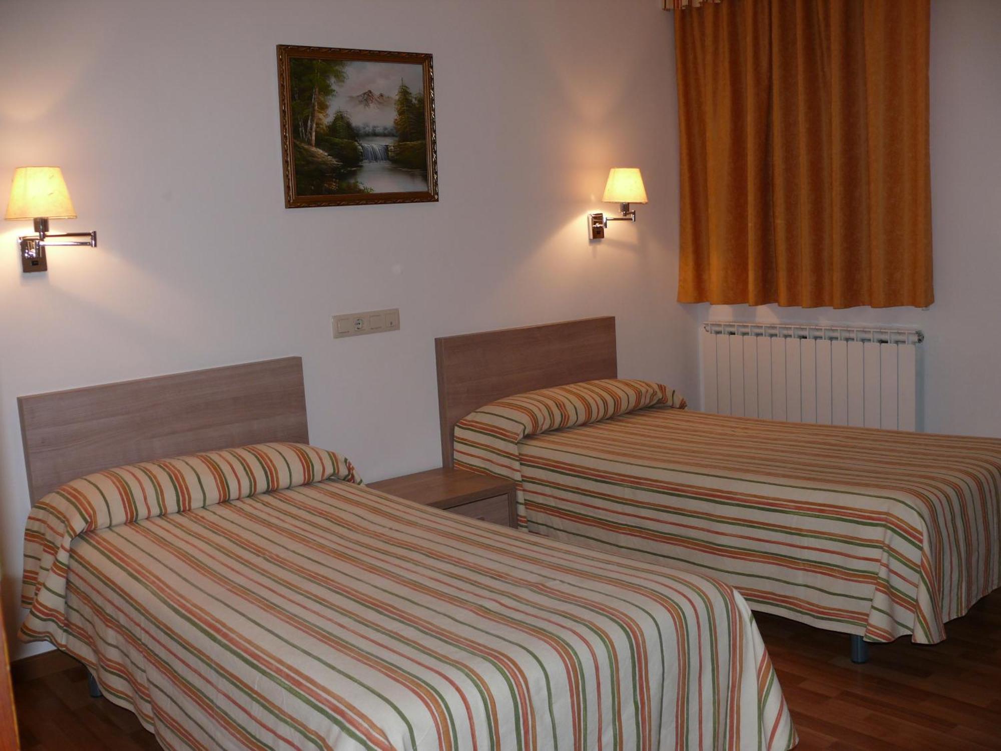 Hostal Muntanya Artesa de Segre Exterior photo